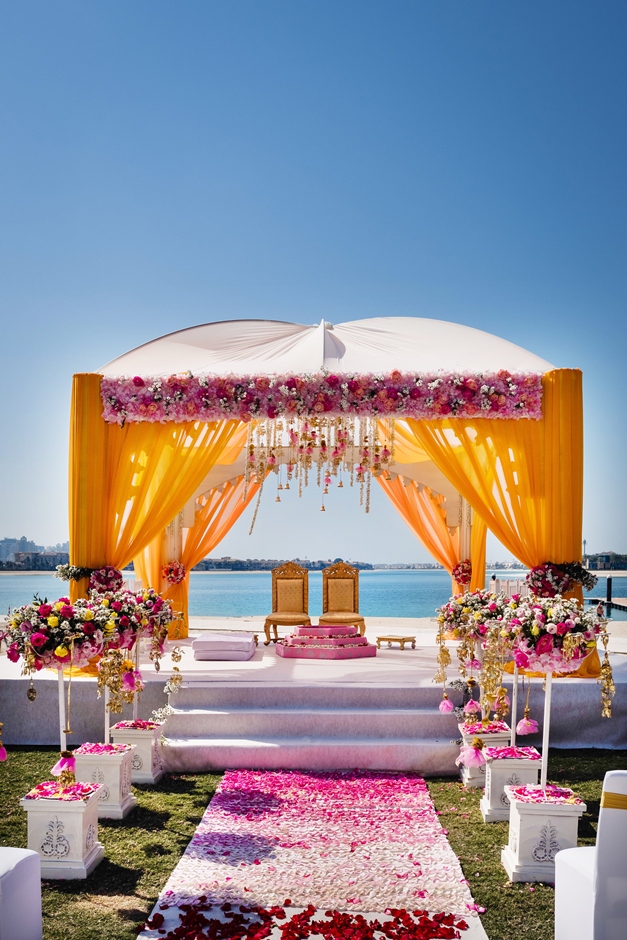 Sara And Vivek S Love In Chicago Beach Wedding By Baqaa Baqaa